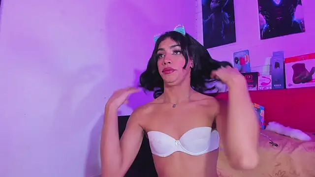 Alahia Rodriguez online show from March 23, 4:49 am