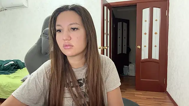 Snapshot of Nelly_Fischer chatting on December 11, 5:04 pm Nelly Fischer online show from December 11, 5:04 pm