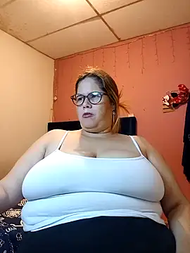Snapshot of EllisW8 chatting on January 25, 1:41 pm EllisW8 online show from January 25, 1:41 pm