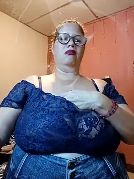 Snapshot of EllisW8 chatting on March 12, 11:22 pm EllisW8 online show from March 12, 11:22 pm