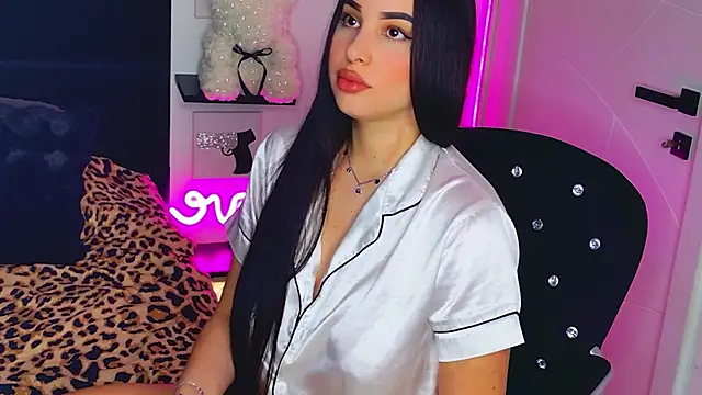 Snapshot of MissAmeliaa chatting on April 17, 4:21 pm MissAmeliaa online show from April 17, 4:21 pm