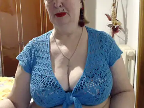 Snapshot of Secretfox chatting on February 24, 3:20 pm Secretfox online show from February 24, 3:20 pm