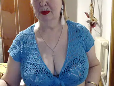 Snapshot of Secretfox chatting on March 8, 11:27 am Secretfox online show from March 8, 11:27 am