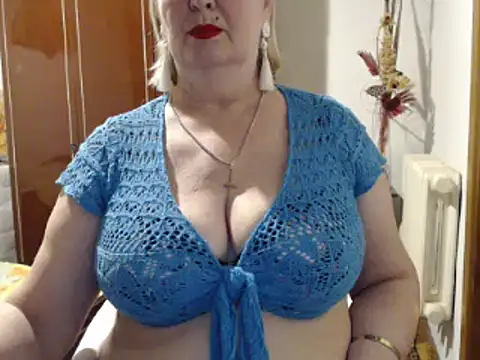 Snapshot of Secretfox chatting on March 16, 11:16 am Secretfox online show from March 16, 11:16 am