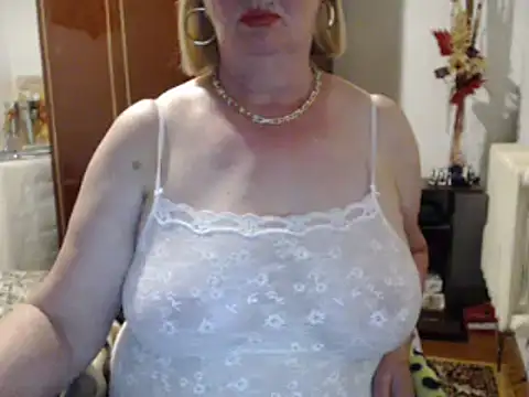 Secretfox online show from June 3, 5:07 pm
