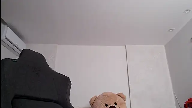 Smileyouarehere online show from March 16, 5:36 am