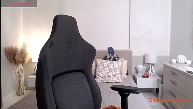 Smileyouarehere online show from October 22, 1:50 am