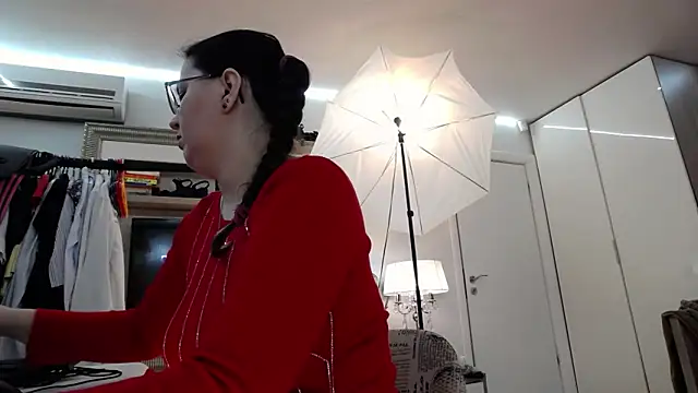 ILoveToFeelU online show from March 16, 9:37 pm