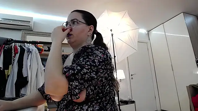 ILoveToFeelU online show from March 17, 11:11 pm