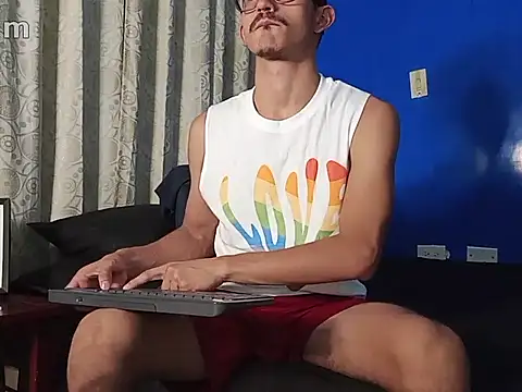 HomeAloneK online show from November 16, 8:03 pm