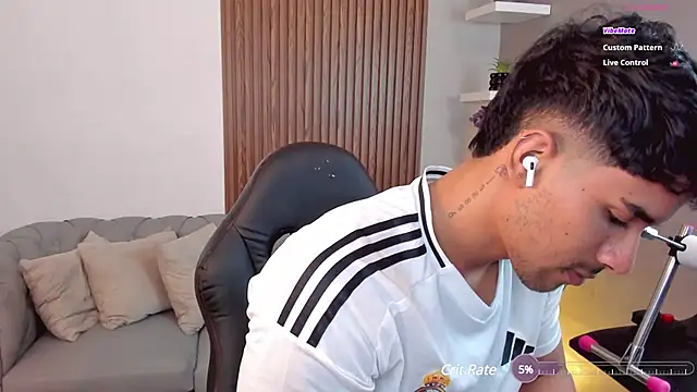 liam collins21 online show from March 5, 2:56 pm