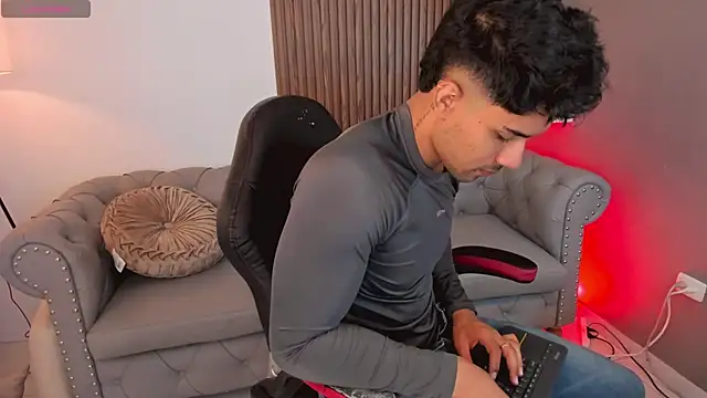 liam collins21 online show from March 8, 11:48 am