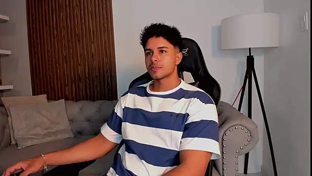 liam collins21 online show from September 13, 11:32 am