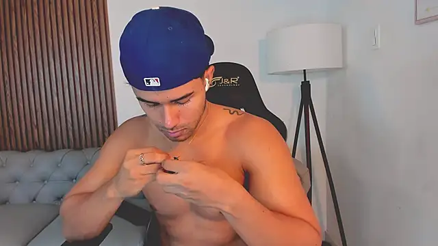 liam collins21 online show from October 17, 11:57 am