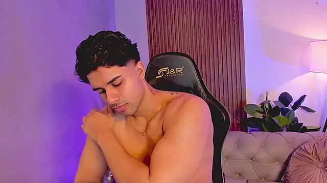 liam collins21 online show from December 19, 12:01 pm