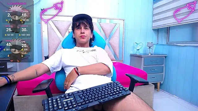 Snapshot of alex_477 chatting on January 29, 5:45 pm alex 477 online show from January 29, 5:45 pm