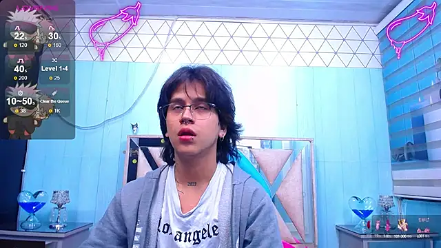 Snapshot of alex_477 chatting on February 8, 11:33 am alex 477 online show from February 8, 11:33 am
