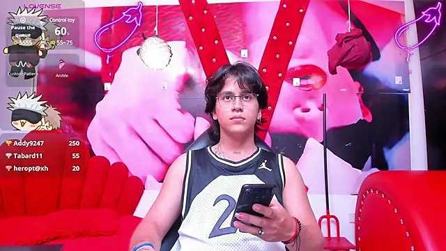Snapshot of alex_477 chatting on February 10, 5:52 pm alex 477 online show from February 10, 5:52 pm
