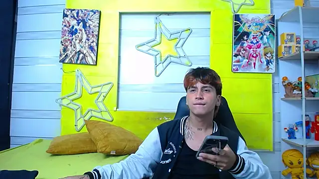 Snapshot of alex_477 chatting on September 17, 11:34 am alex 477 online show from September 17, 11:34 am