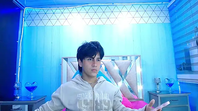 alex 477 online show from October 24, 11:39 am