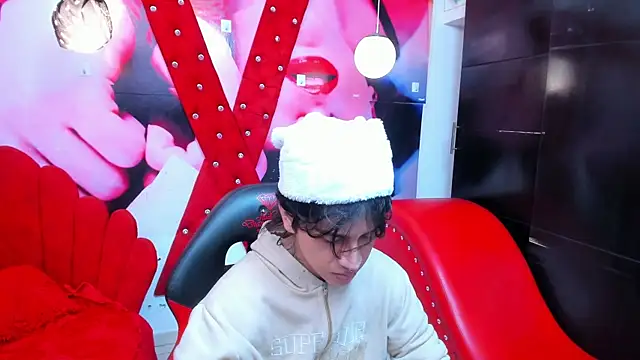 alex 477 online show from December 19, 11:28 am