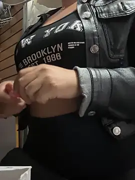 kim monti online show from February 5, 1:04 am