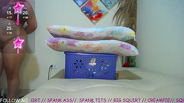 vegalaura   online show from February 13, 1:29 am