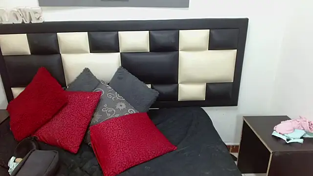 kiwii nasty online show from November 9, 6:01 am