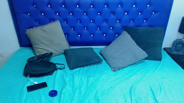 kiwii nasty online show from February 28, 12:00 am