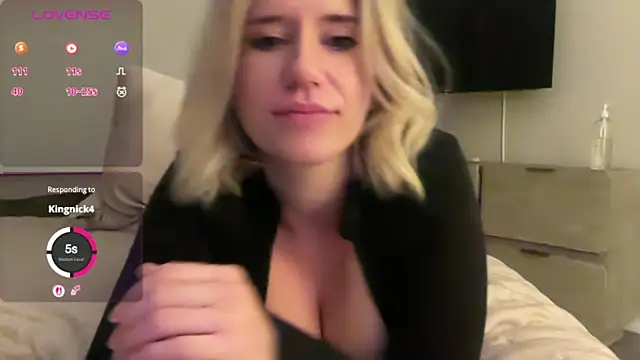 xoxoxjenn online show from March 10, 2:16 am