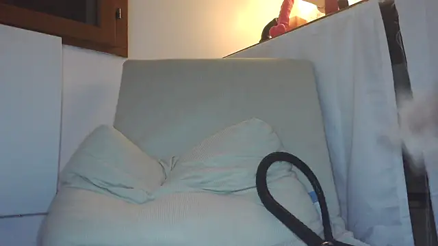 Snapshot of peach00001 chatting on March 6, 10:17 pm peach00001 online show from March 6, 10:17 pm