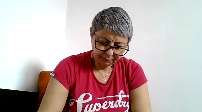 roseblak42 online show from March 17, 9:44 am