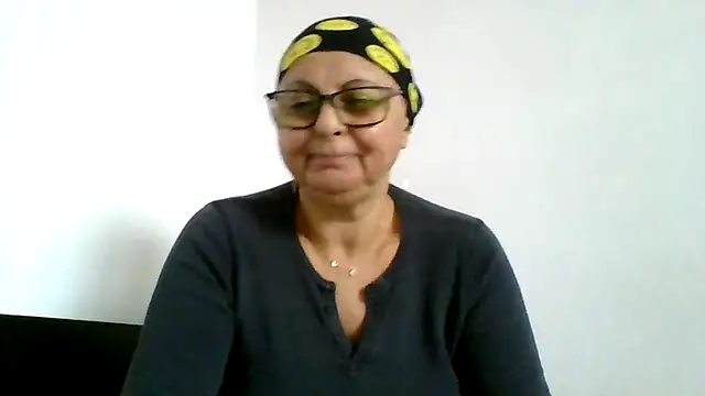 roseblak42 online show from November 15, 12:45 pm