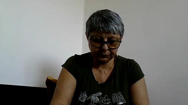 roseblak42 online show from March 13, 11:28 am