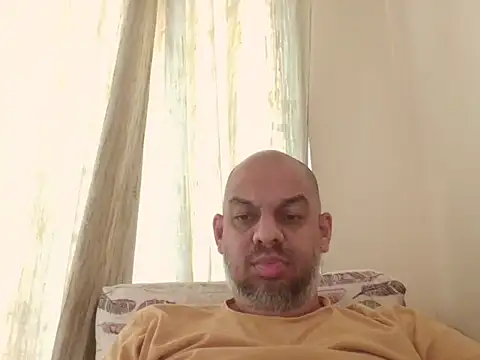 Snapshot of horsepower8283 chatting on February 25, 2:10 am horsepower8283 online show from February 25, 2:10 am