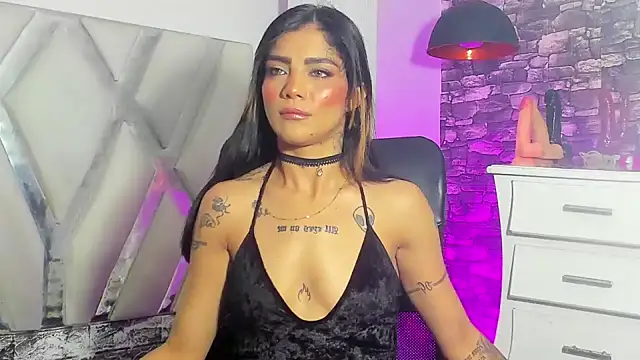 Snapshot of Trinna_harperr chatting on January 16, 9:05 am Trinna harperr online show from January 16, 9:05 am