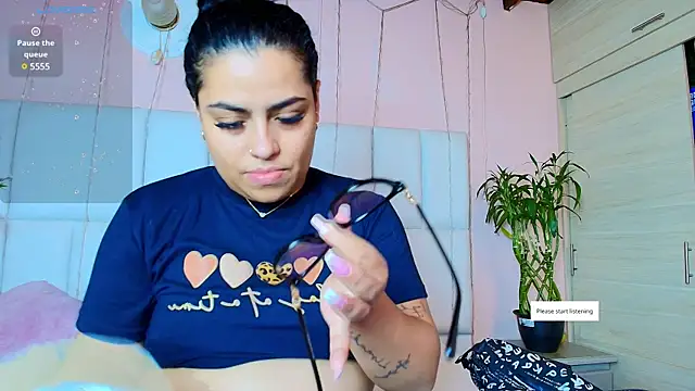 Snapshot of kiana_cream chatting on February 12, 11:40 am kiana cream online show from February 12, 11:40 am