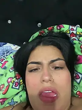 Snapshot of kiana_cream chatting on February 28, 4:10 am kiana cream online show from February 28, 4:10 am