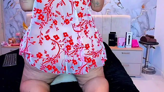 kiana cream online show from April 5, 11:51 am