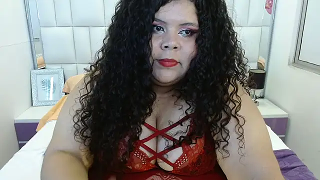 Sarah Bowie online show from October 3, 11:35 pm