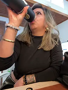  Abril-Office1 online show from January 8, 6:31 pm