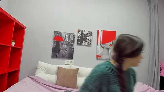 Tiny JuJu online show from October 24, 1:13 am