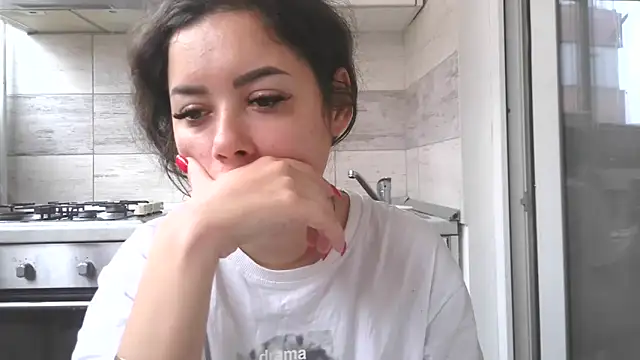 LovelyJulliette online show from November 10, 11:42 am