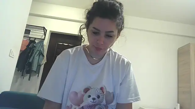 LovelyJulliette online show from November 16, 4:45 pm