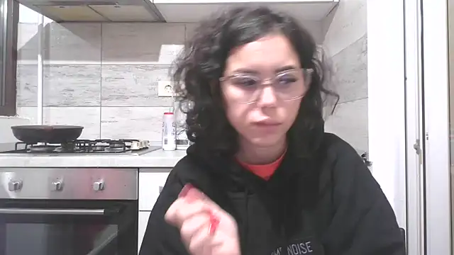 LovelyJulliette online show from November 20, 4:18 pm