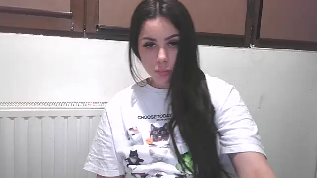 LovelyJulliette online show from April 18, 8:20 pm