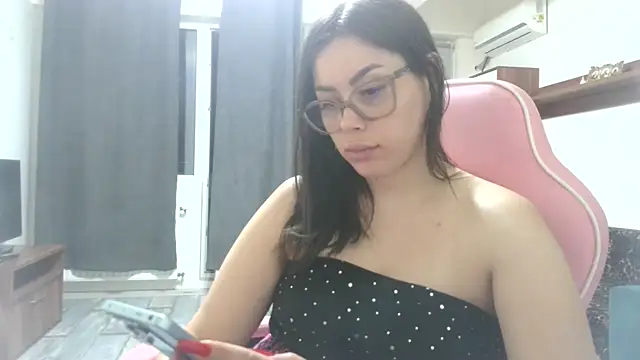 LovelyJulliette online show from June 1, 10:33 pm