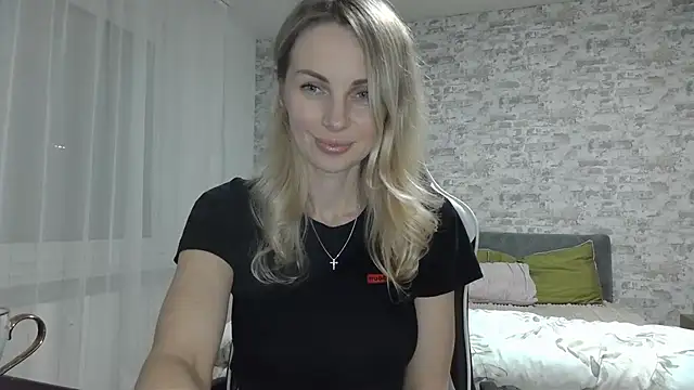 Snapshot of AlissonBia chatting on April 3, 9:24 pm AlissonBia online show from April 3, 9:24 pm