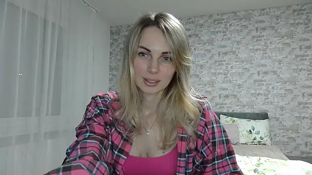 Snapshot of AlissonBia chatting on April 20, 9:27 pm AlissonBia online show from April 20, 9:27 pm