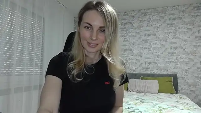 Snapshot of AlissonBia chatting on April 26, 6:05 pm AlissonBia online show from April 26, 6:05 pm